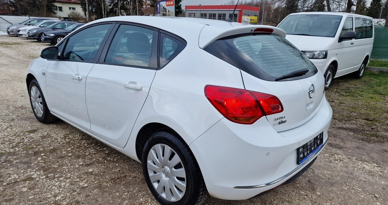 Opel Astra cena 30900 przebieg: 127312, rok produkcji 2015 z Kraków małe 154